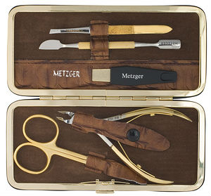 Набор маникюрный Metzger 5 предметов в чехле коричн:. пинцет, ножницы, кусачки, пилка